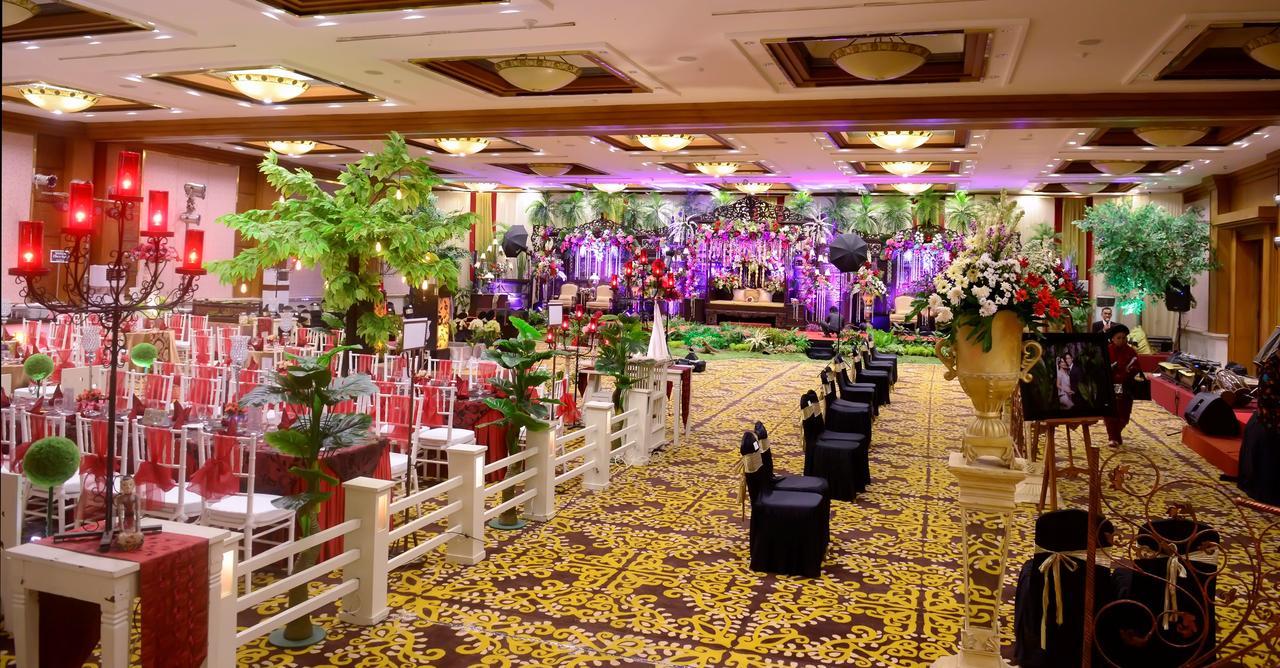 Patra Semarang Hotel & Convention Kültér fotó